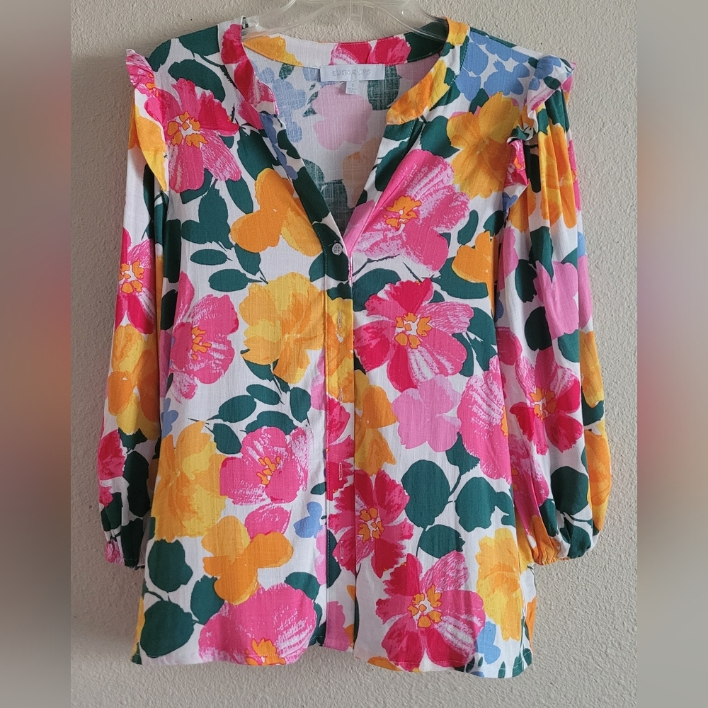 Sugarlips Sz Small Floral blouse